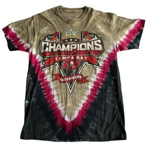 NWT Tampa Bay Buccaneers Super Bowl Shirt
